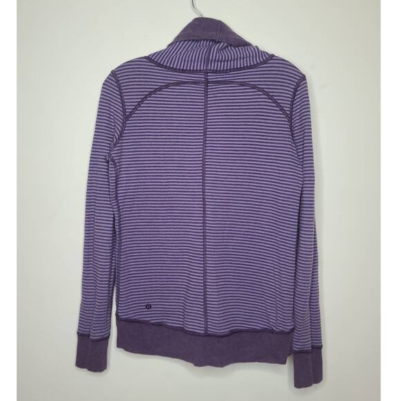 Lululemon In A Cinch purple reversible cowl neck sweatshirt - no tag - 4 / 6 ? - Picture 7 of 8